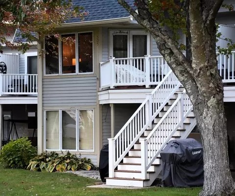 805 Beacon Park #805, Webster, MA 01570