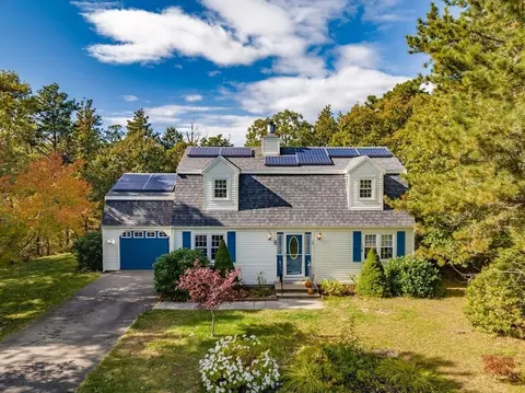 89 Great Pines Dr, Mashpee, MA 02649