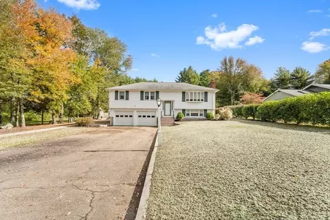 135 Rustic Rd, Walpole, MA 02032
