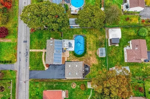 583 Wood St, Fall River, MA 02721 photo 5