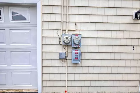 583 Wood St, Fall River, MA 02721 photo 24