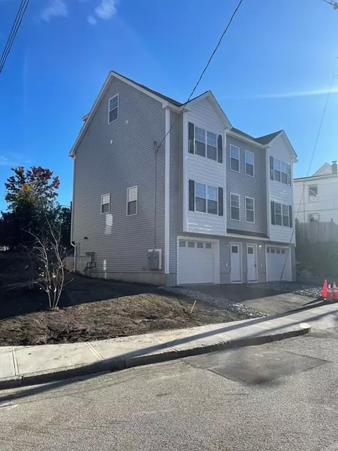702 Lawrence St #1, Lowell, MA 01852