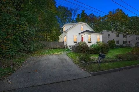 91 Paris Ave, Worcester, MA 01603