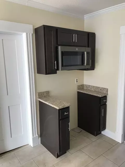 50 Winthrop St, Springfield, MA 01105 photo 10
