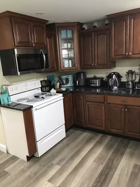 50 Winthrop St, Springfield, MA 01105 photo 7