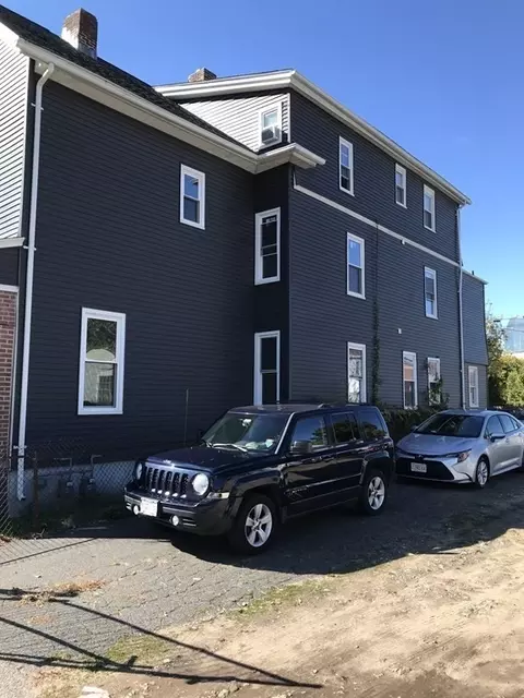 50 Winthrop St, Springfield, MA 01105 photo 3