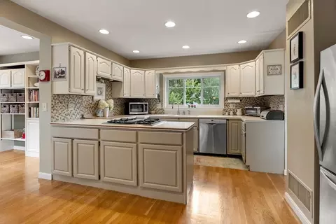 126 Chapman St, Canton, MA 02021 photo 17