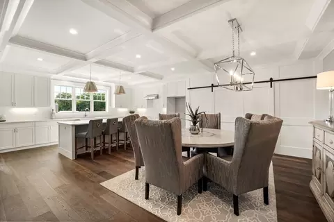 2 Wayside Ct, Natick, MA 01760