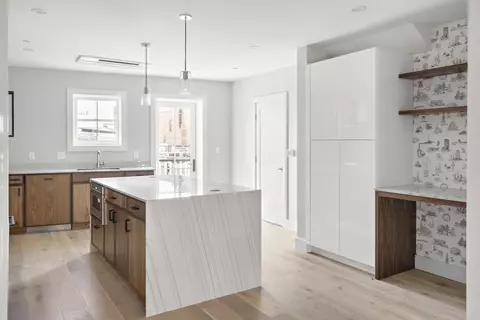 471 Hanover St #PH 1, Boston, MA 02113