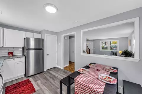 31-33 Humbert St, Springfield, MA 01109