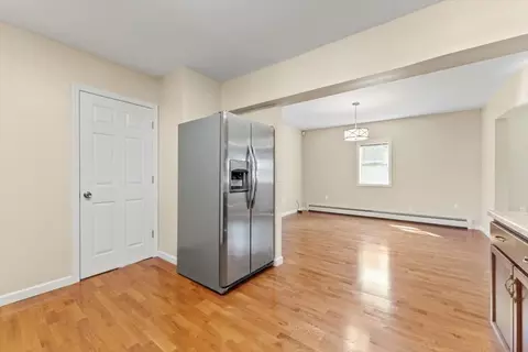 39 Milton St, Springfield, MA 01151 photo 13
