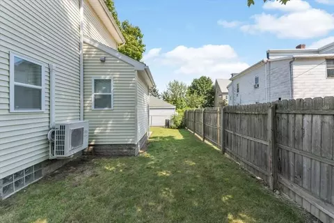 39 Milton St, Springfield, MA 01151 photo 3