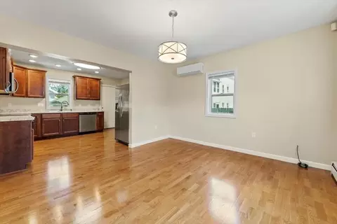39 Milton St, Springfield, MA 01151 photo 7