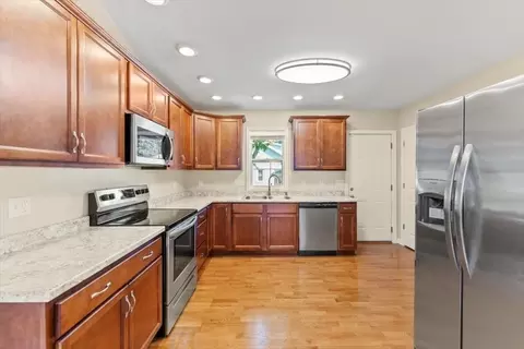 39 Milton St, Springfield, MA 01151 photo 10