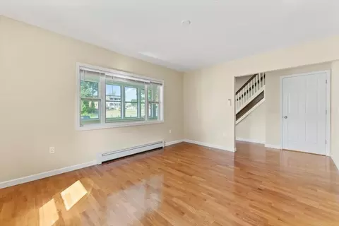 39 Milton St, Springfield, MA 01151 photo 8