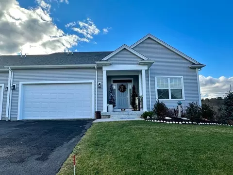 166 Stone Hill Dr #1, Whitinsville, MA 01588