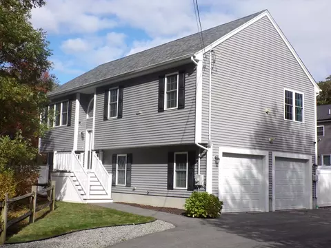 70 Dana St, New Bedford, MA 02745
