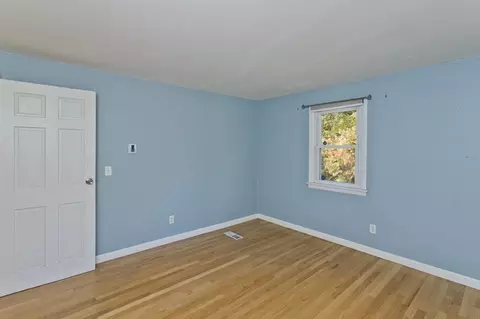 183 Peekskill Ave, Springfield, MA 01118 photo 15