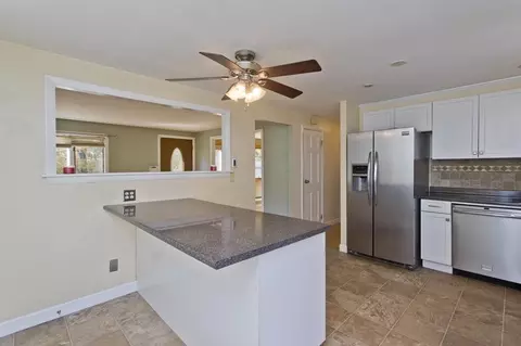 183 Peekskill Ave, Springfield, MA 01118 photo 6