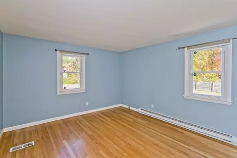 183 Peekskill Ave, Springfield, MA 01118 photo 14