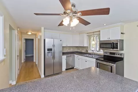 183 Peekskill Ave, Springfield, MA 01118 photo 7