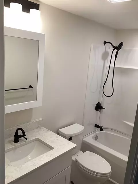 1 Droy Cir, Easthampton, MA 01027 photo 11