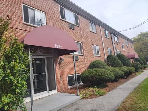 135 Winthrop St #3A, Framingham, MA 01702