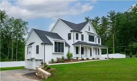 69 Blackstone St, Mendon, MA 01756