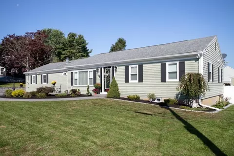 13 Hilltop Rd, Dartmouth, MA 02747