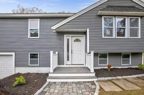 23 Little Tree Ln, Bellingham, MA 02019