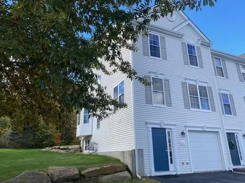 21 Buttercup Ln #21, Grafton, MA 01560