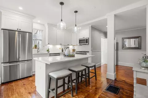 2 Atkinson St, Newburyport, MA 01950