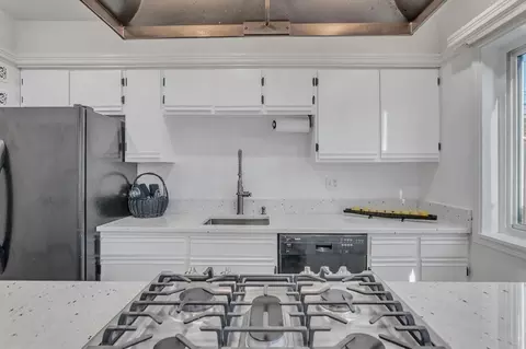 1095 Dickinson St #1095, Springfield, MA 01108 photo 8