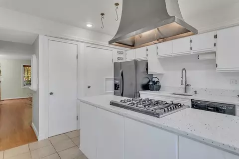 1095 Dickinson St #1095, Springfield, MA 01108 photo 9