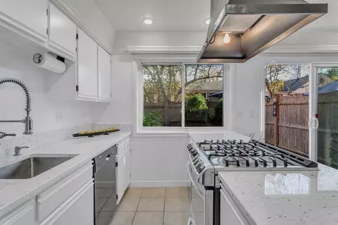1095 Dickinson St #1095, Springfield, MA 01108 photo 11