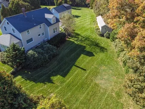 351 Moosehill Rd, Walpole, MA 02032