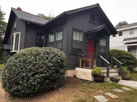 2 Grant Ct, Ipswich, MA 01938