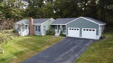 3 Mclain Dr, Pelham, NH 03076