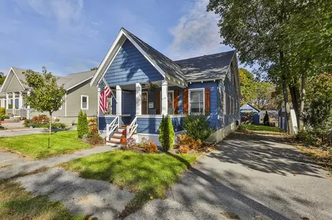 6 Adams St, Newburyport, MA 01950