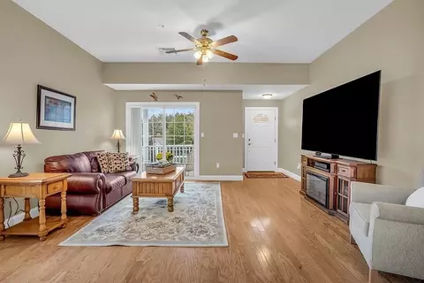 707 Autumn Ridge Dr #707, Ayer, MA 01432
