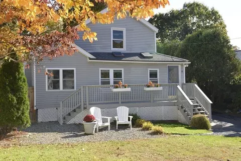 18 Onset St, Worcester, MA 01604 photo 2
