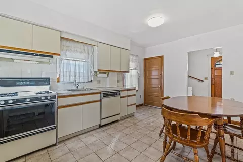 68 Peirce Ave, Everett, MA 02149 photo 17
