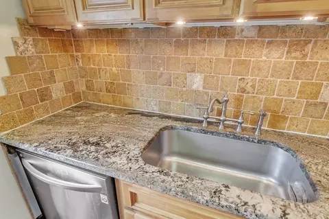 105 Nassau Dr #105, Springfield, MA 01129 photo 11