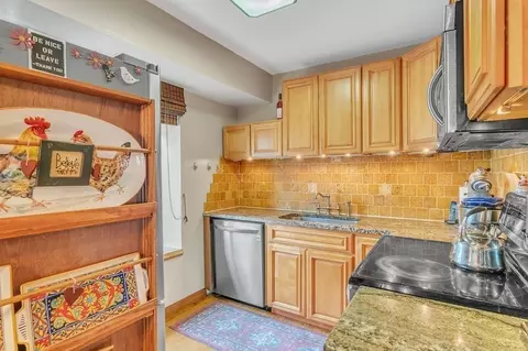 105 Nassau Dr #105, Springfield, MA 01129 photo 9