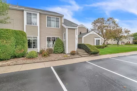 105 Nassau Dr #105, Springfield, MA 01129 photo 2