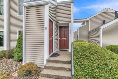 105 Nassau Dr #105, Springfield, MA 01129 photo 3