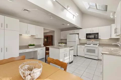 5 Birchtree Cir #5, Franklin, MA 02038 photo 8