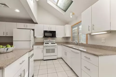 5 Birchtree Cir #5, Franklin, MA 02038 photo 9