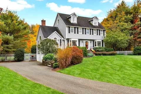 22 Ice Pond Dr, Rowley, MA 01969