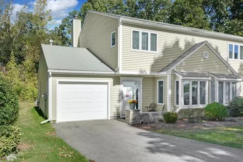 55 Oakwood Ln #55, Worcester, MA 01604